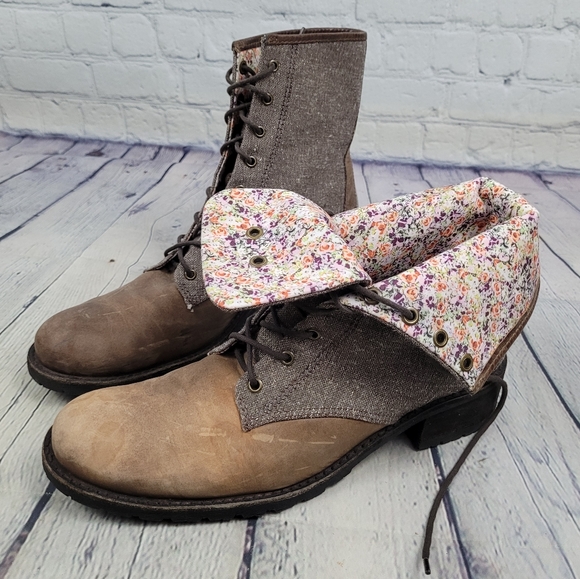 L.L. BEAN | tweed/leather outer & floral inner fashion heeled boots - Picture 11 of 11